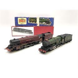 Hornby Dublo - two-rail 2220 Castle Class 4-6-0 locomotive 'Denbigh Castle' No.7032 in wrong blue striped box; and Hornby '00' gauge Duchess Class 4-6-2 locomotive 'Duchess of Buccleuch' No.6230, in modern collector's box (2)