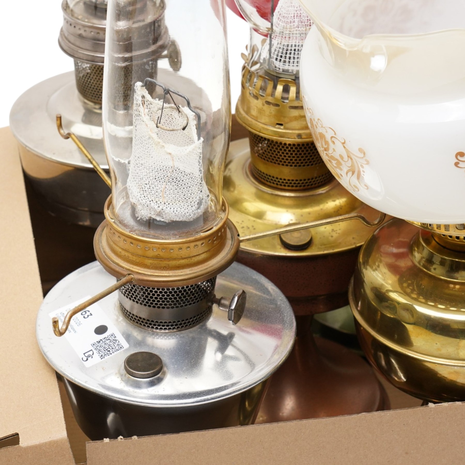 Brass table oil lamp, four Aladdin 23 lamps and an Aladdin 12 lamp