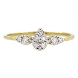 9ct gold round brilliant cut diamond cluster ring, hallmarked, total diamond weight approx 0.20 carat