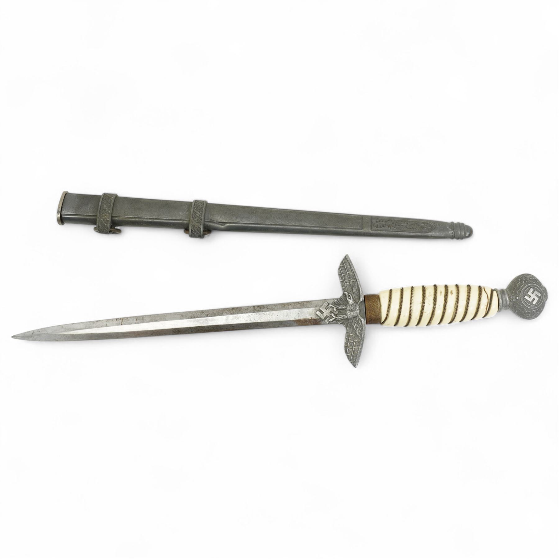 German Third Reich Luftwaffe dagger with unmarked blade and celluloid grip
