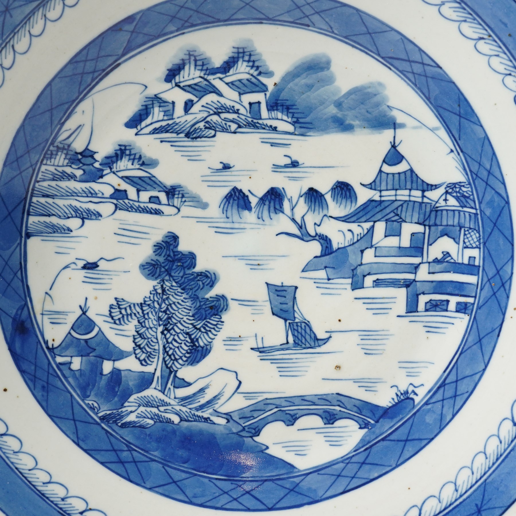 Chinese blue and white charger, late Qing dynasty, painted with a landscape, D37cm 