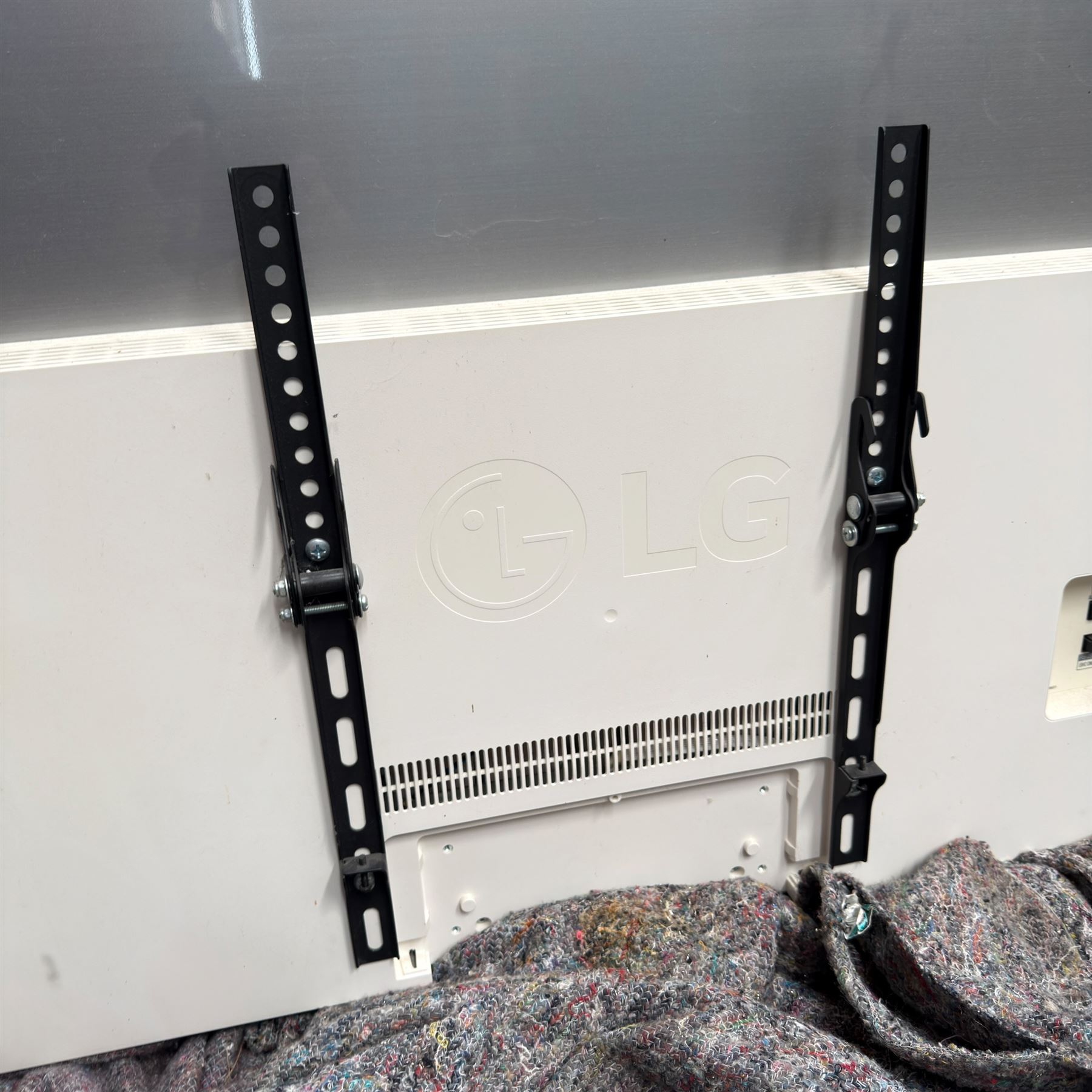 LG - 65