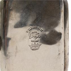 Engine turned silver cigarette case London 1946, plain silver cigarette case and a silver vesta case (3)