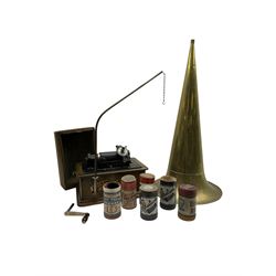 Early 20th century Edison Standard phonograph, with lift-off oak cover, Serial No S160855, brass horn, W25cm