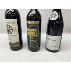 Mixed red wines including two bottles Domaine De Font-Sane, 750ml, 13.5% vol, one bearing 1992 to label, Vina Amezola, 1990, rioja, 75cl, 12.5% vol, Louis Latour, 1993, Santenay, 75cl, 13.5% vol, etc (9)