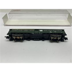 Fleischmann ‘N’ gauge ‘Piccolo’ - sixteen carriages, wagons and cars comprising nos. 8051, 8052, 8055, 8064, 8119K, 8127, 8128, 8129, 8202, 8211, 8224, 8240, 8281, 8301, 8500, 9372; along with Minitrix N503 Shock Van and 13576 6 ton Mineral Wagon; boxed and loose (18) 