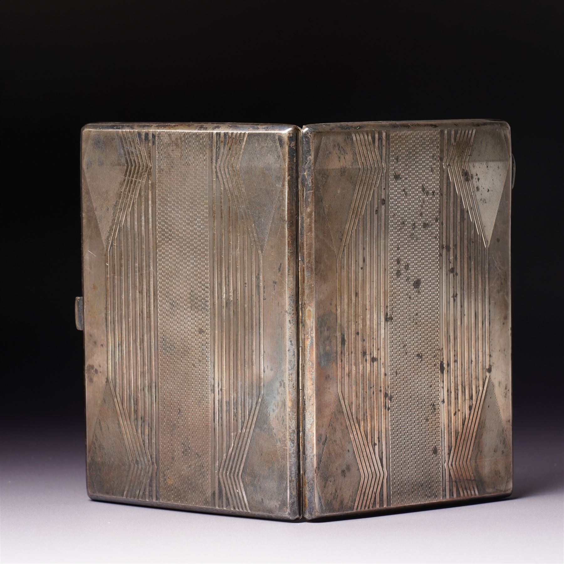 Engine turned silver cigarette case 13cm x 8cm Birmingham 1932 Maker John Rose