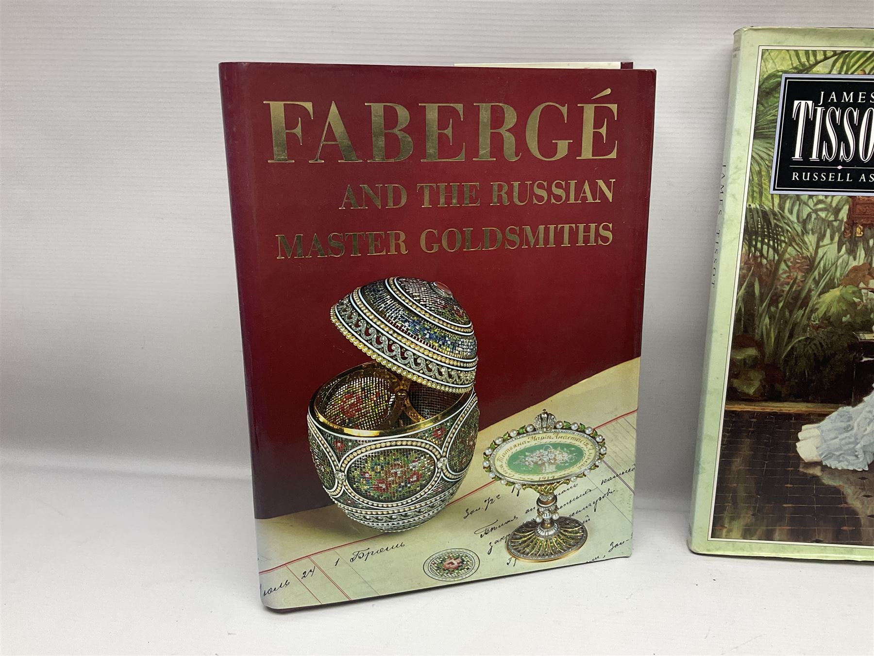 Collection of antiques reference books, mainly art, including The Pre-Raphaelites, Burne & Jones, Van Gough, The Art of Beatrix Potter, Faberge, Princely Treasures etc