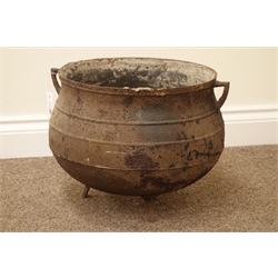  19th century iron cooking cauldron, D41cm  