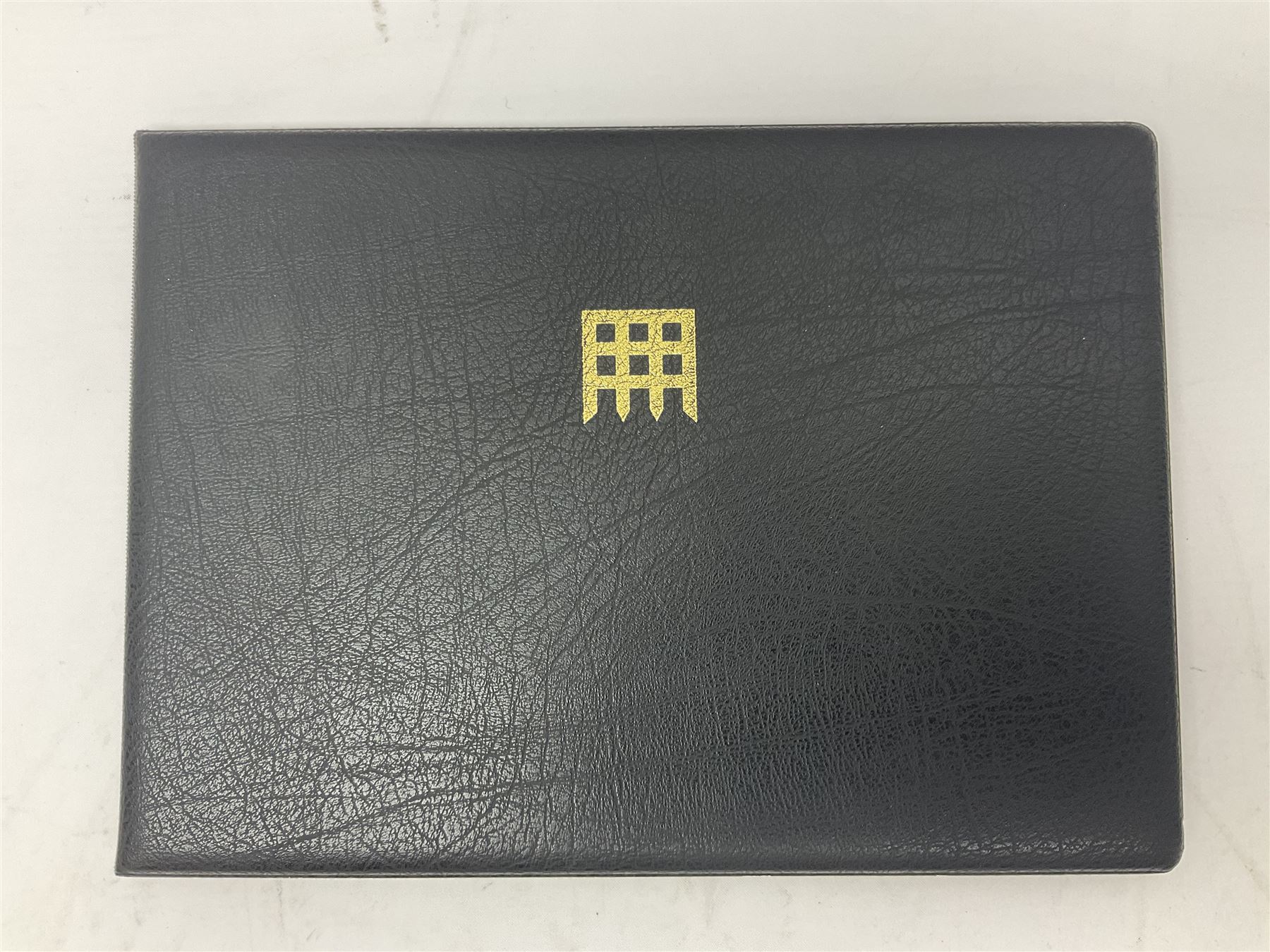 Queen Elizabeth II 2009 gold quarter sovereign coin, housed in a Mercury presentation cover, in Westminster folder with certificate