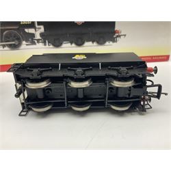 Hornby '00' gauge - Class Q1 0-6-0 locomotive No.33037; boxed with slipcase