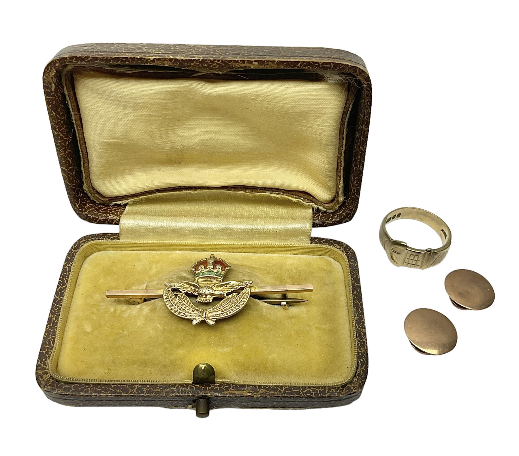 9ct gold enamel RAF sweetheart brooch, boxed, 9ct gold buckle ring and a pair of 9ct rose gold shirt studs