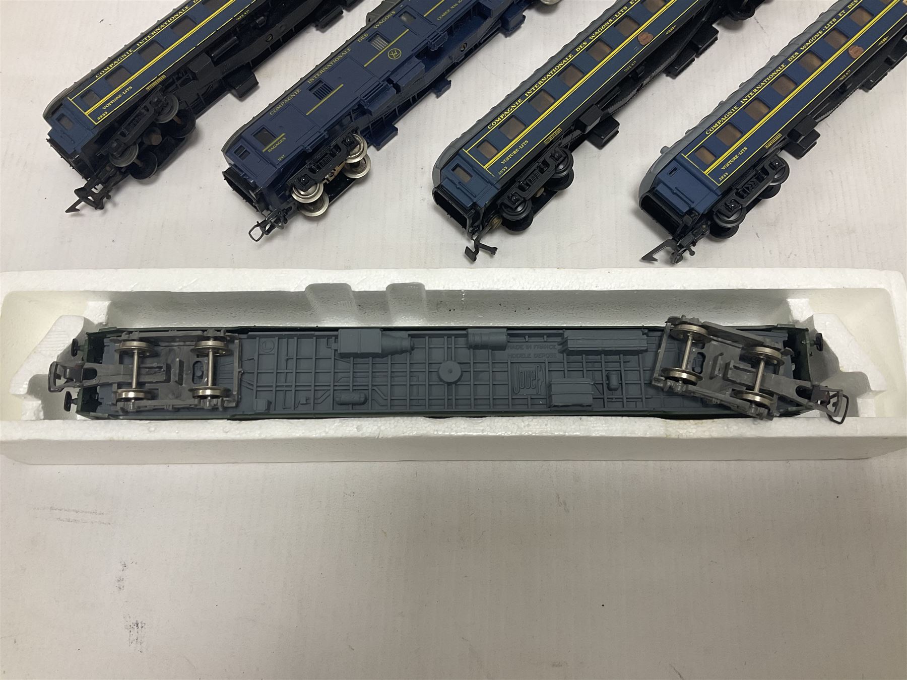 Jouef ‘HO/00’ gauge - Flandre Riviera electric train set ref.7655; Class 40 ‘Empress of Britain’ D120 locomotive in BR green ref.8913; one SNCF coach ref.5293; all in original boxes; four further loose navy blue Compagnie Internationale coaches comprising three sleeping cars and one luggage car (7) 