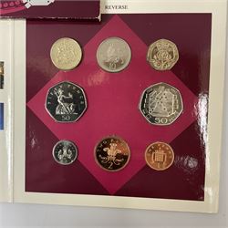 United Kingdom 1993 brilliant uncirculated coin collection, including dual dated 1992/93 fifty pence, in red card folder