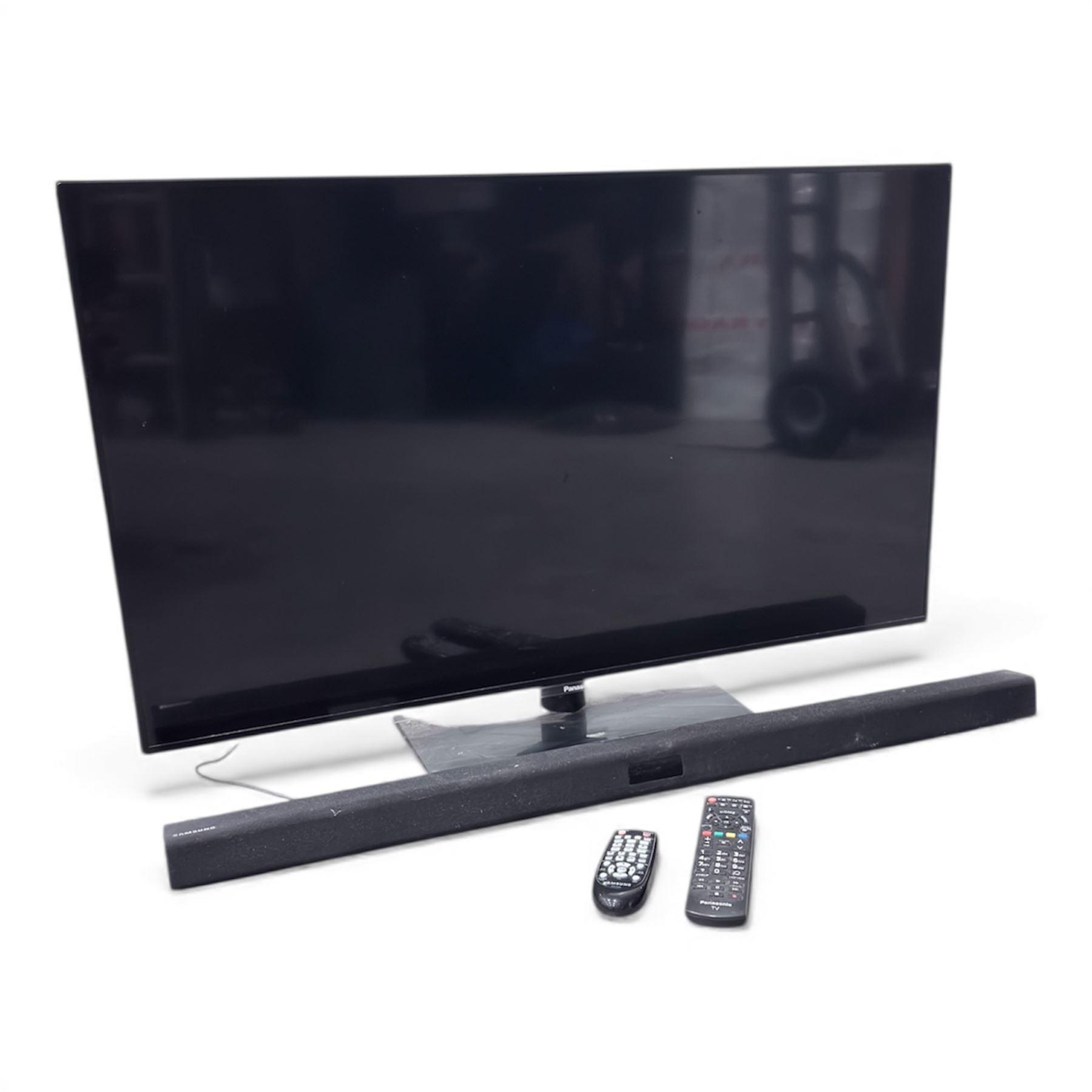 Panasonic TX-L42E6BK 42 inch flatscreen TV with Samsung soundbar