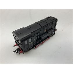 Bachmann Branch-Line '00' gauge - Class 08 Diesel Shunter locomotive no. D3336, Class 20 Diesel locomotive no. D8000, Class 04 Diesel Shunter locomotive no. 11217 and Class 08 Diesel Shunter locomotive no. 13029 (4)