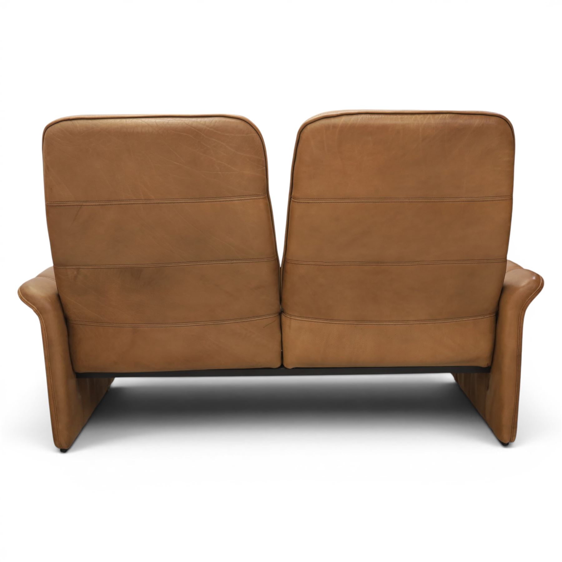 De Sede - mid-20th Century DS-50 two seat sofa, upholstered in tan leather 