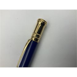 Parker Duofold fountain pen, the blue barrel and capwith gilt banding and clip, and gold bi-colour nib stamped 18K 750, together with a matching ball pen and Parker Duofold mechanical pencil with grey pearl and black marble style barrel, both in boxes (3)