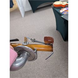 Early 20th century Stroviols Popular Model violin, with four strings and single aluminium horn