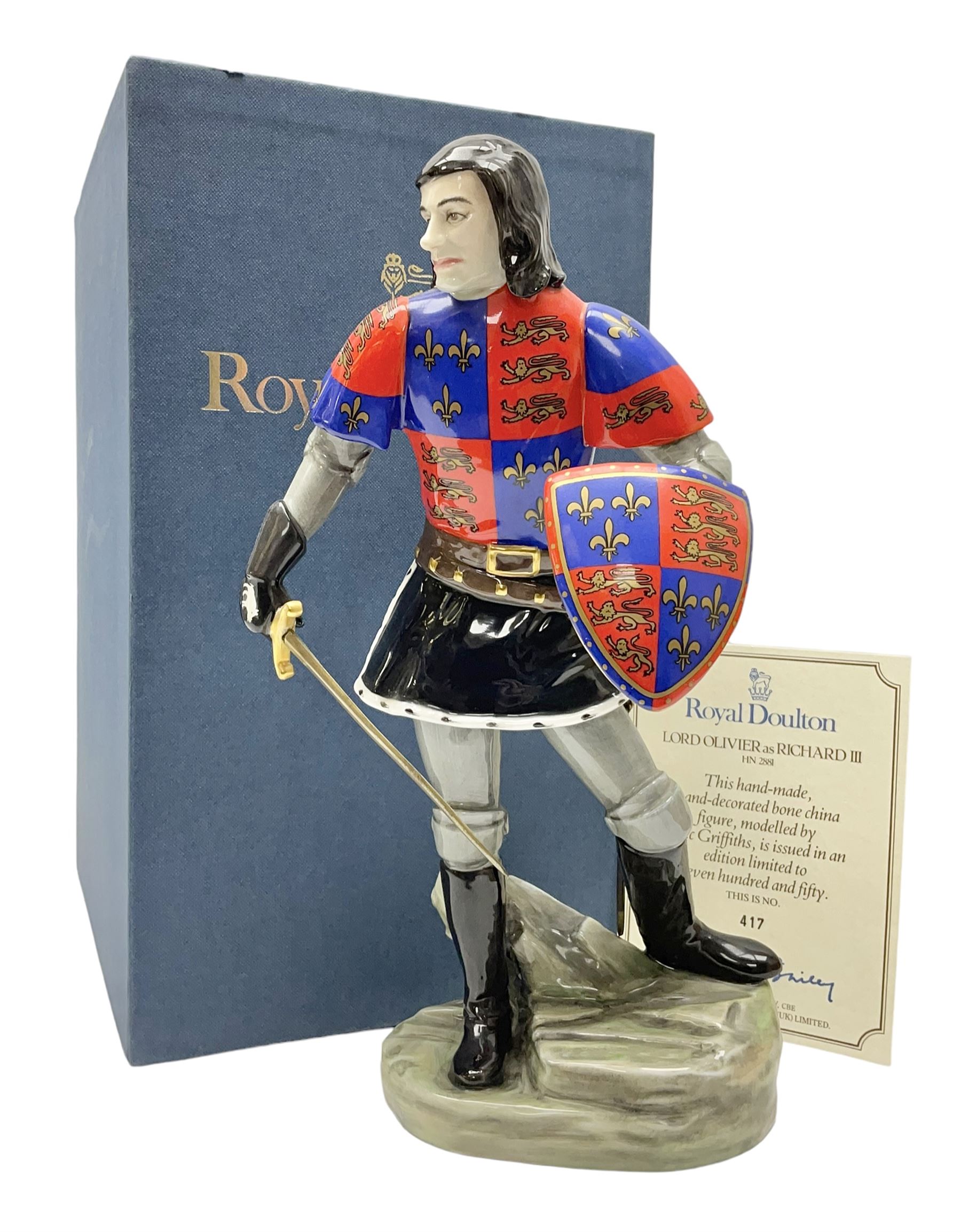 Royal Doulton Figure, Lord Olivier as Richard III, HN2881, limited edition 417/750, with certificate of authentication and original box, H28cm 