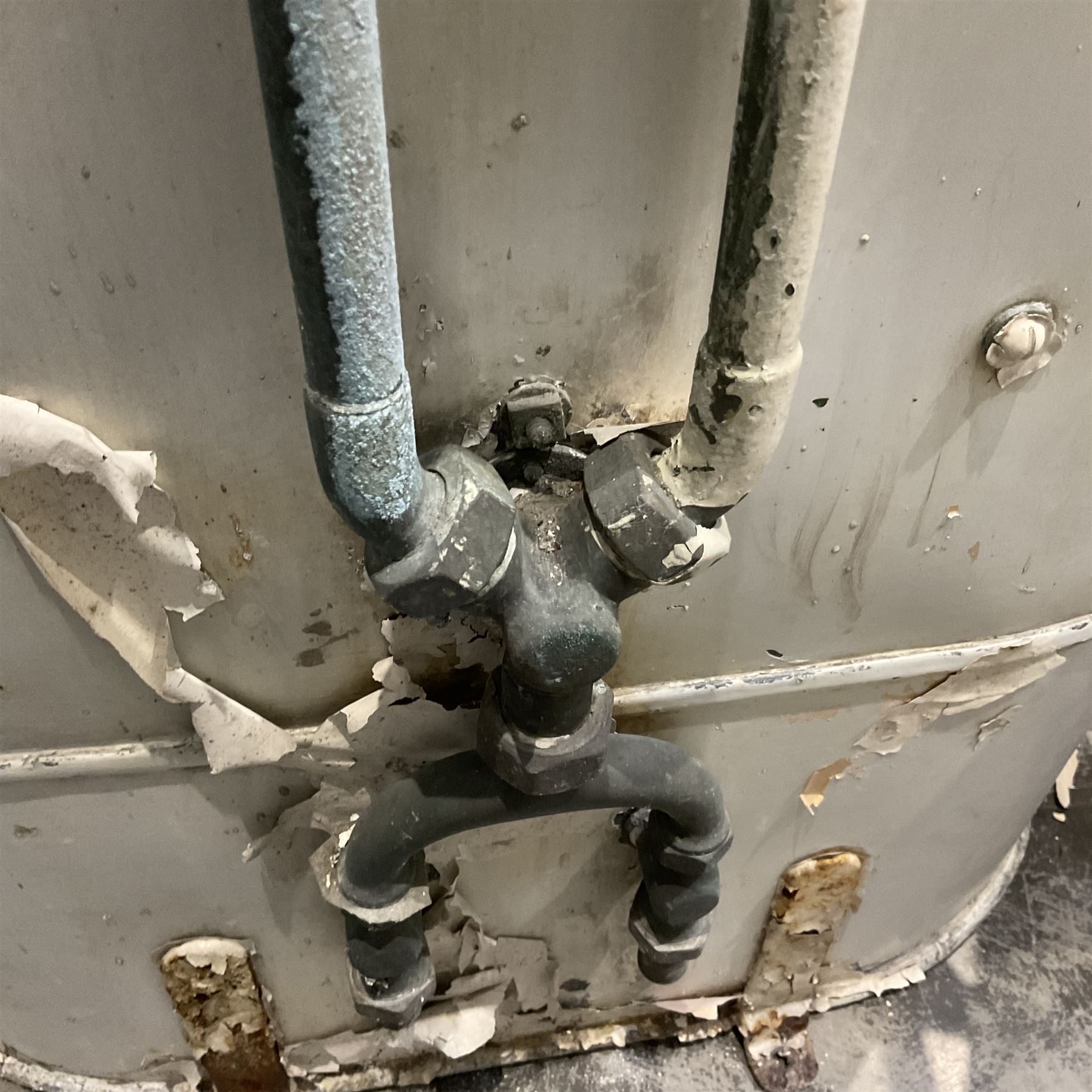 Edwardian lead and metal bath shower canopy painted in white - THIS LOT IS TO BE COLLECTED BY APPOINTMENT FROM DUGGLEBY STORAGE, GREAT HILL, EASTFIELD, SCARBOROUGH, YO11 3TX