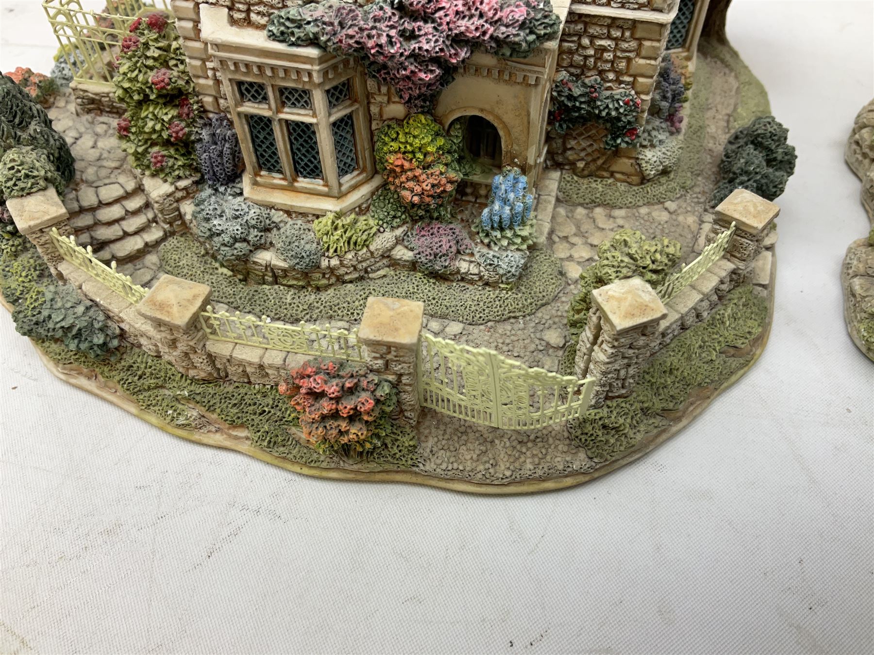 Five Lilliput Lane models comprising Bluebell Farm, Anne Hathaway 1989, Armada House, Green Gables and Summer Days, all boxed