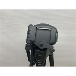 Collection of cameras, including Nikon F401 AF camera body, serial no 2111407, with Sigma Zoom Master 1:3.5-4.5 f=35-70mm lens, Fujifilm camera body etc 