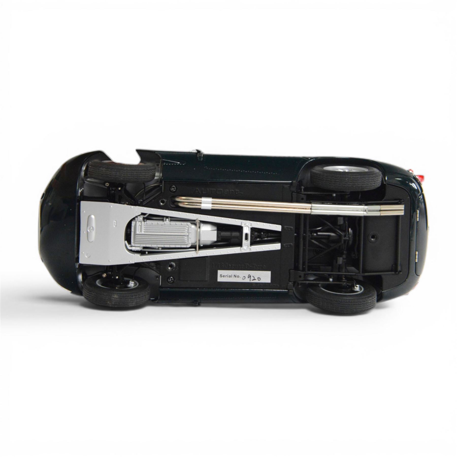 Autoart Signature Jaguar D-Type 1955 LeMans 24 Hours Winner, racing no. 6 in racing green, boxed