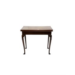 19th century mahogany fold-over card table, revealing red baize, shaped cabriole legs and pad feet