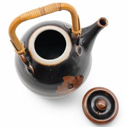 David Leach (1911-2005): studio pottery stoneware kettle, tenmoku glaze with motif in rust,  impressed potters seal to base, excluding handle H13cm 