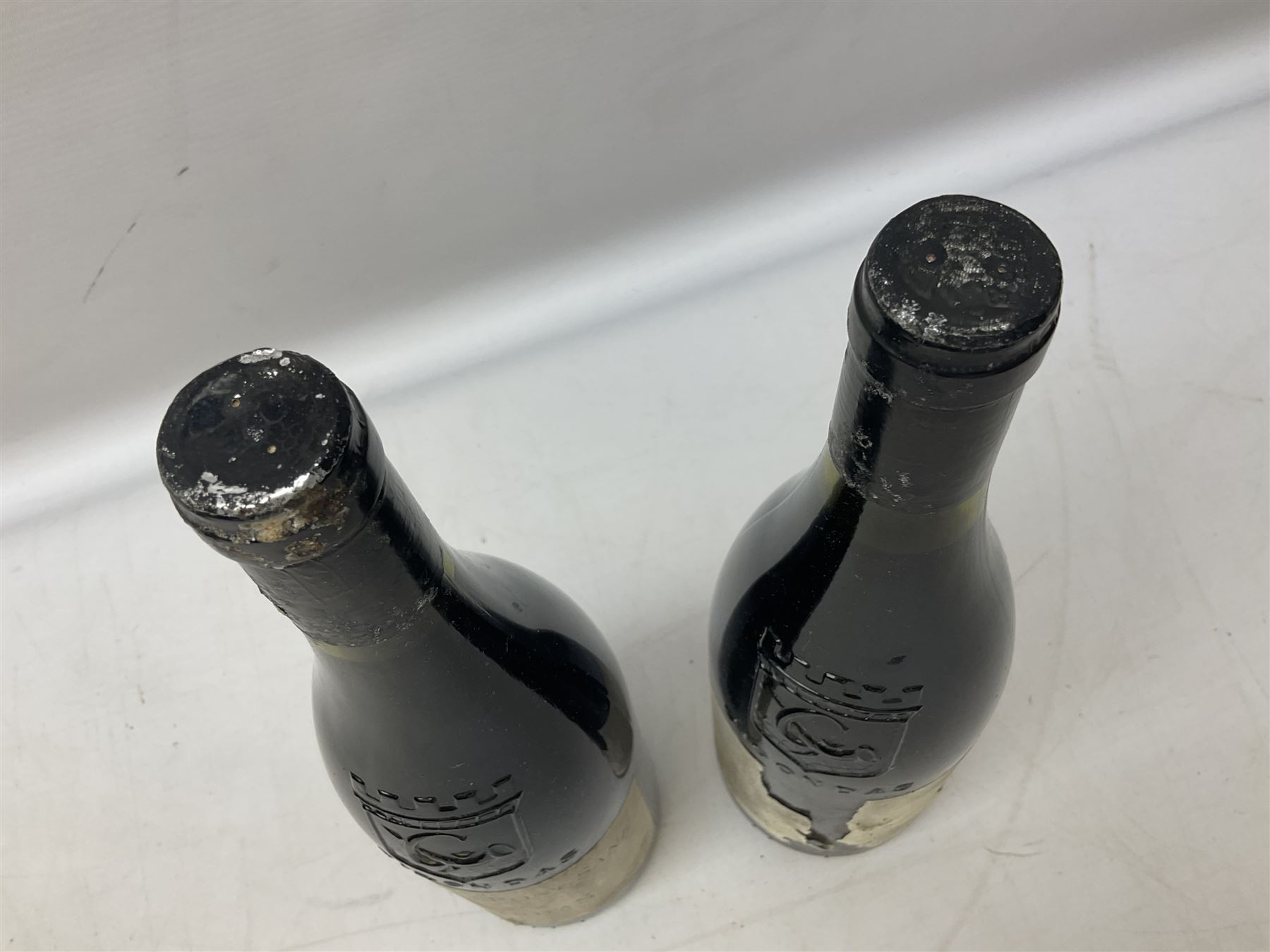 Mixed red wines including two bottles Domaine De Font-Sane, 750ml, 13.5% vol, one bearing 1992 to label, Vina Amezola, 1990, rioja, 75cl, 12.5% vol, Louis Latour, 1993, Santenay, 75cl, 13.5% vol, etc (9)