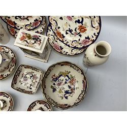 Masons Ironstone Mandalay pattern wares, to include table lamp, pair of candlesticks, clock, pair of vases, footed dish, dinner plates etc (18)