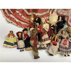 Collection of International collectors dolls to include battery operated dancing Spanish Flamenco doll, Marin Chiclana Spanish Flamenco dancer doll, Maltese and Italian examples etc