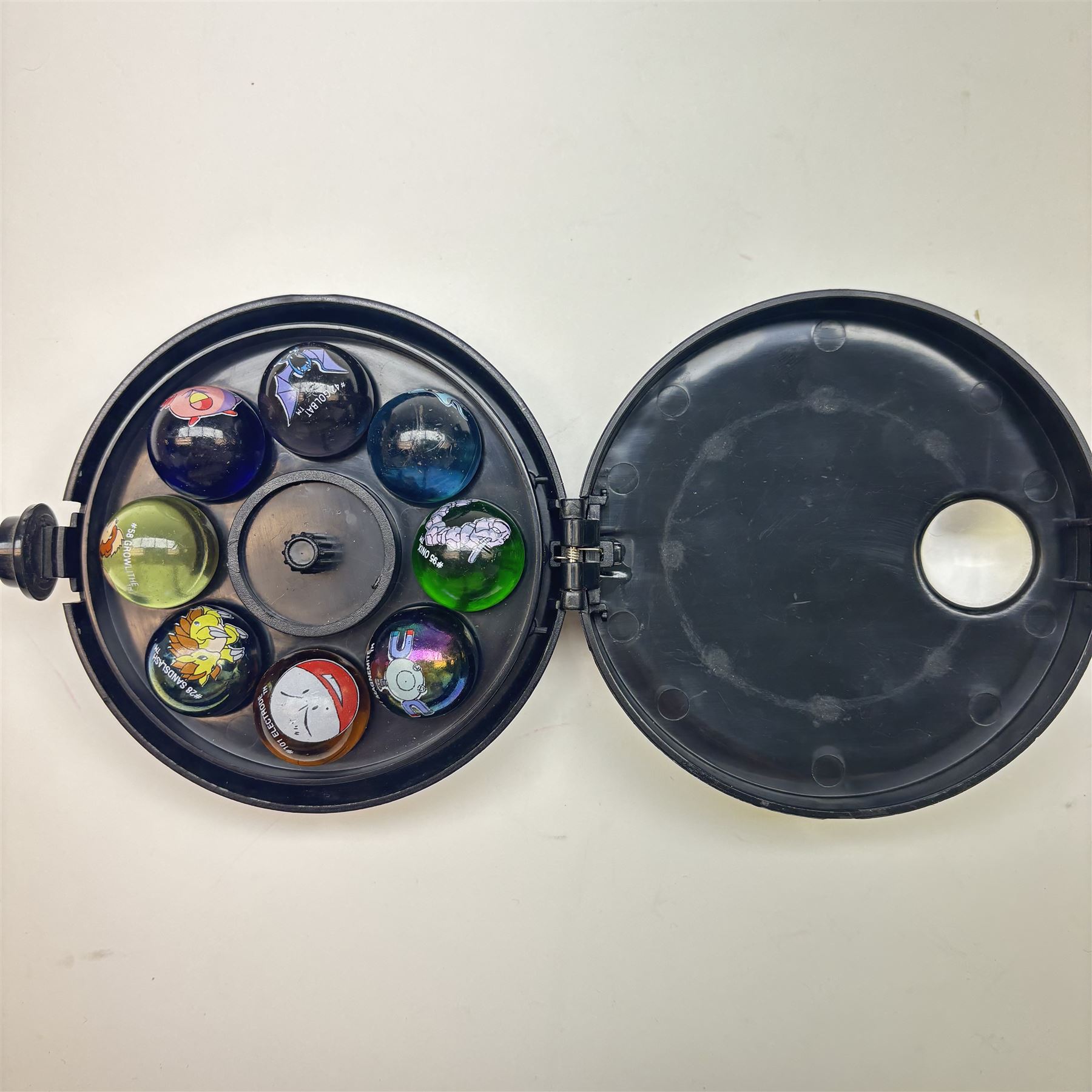 Collection of approximately five hundred vintage Pokemon TCG trading cards, mostly 1999 Wizards examples, including Jungle, Fossil, Team Rocket and Base Set, energy and trainer cards, together with Pokemon collectables including Zapdos 145 Collector Marble Case with eight marbles, Pokemon Gold Version Gameboy game, empty card boxes and Digimon cards