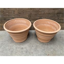 Pair terracotta planters