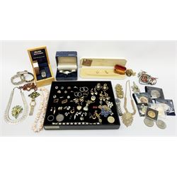 Cased 9ct gold mounted cheroot holder hallmarked, two silver 'For God and the Empire' award brooches, hallmarked, other silver jewellery stamped, Seiko ladies wristwatch and collection of watches, coins and costume jewellery