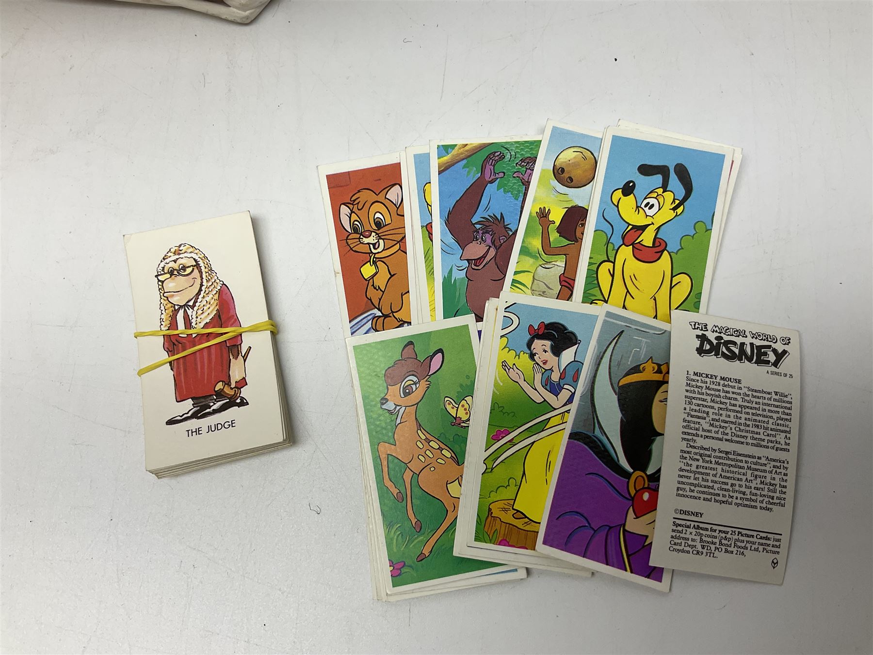 Complete set of Captain Scarlet 1967 Bubblegum cards, with incomplete set missing nos 1-3, with a small amount of books etc