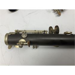 Lafleur trumpet serial no.054827; and Intermusic five-piece clarinet; both cased (2)