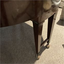 Buelhoff - 20th century German baby grand piano in a mahogany case, with an overstrung cast iron frame, original hammers, dampers, felts, stringing and action, sustain and sostenuto pedals, with an 88 note seven octave keyboard.

This item has been registered for sale under Section 10 of the APHA Ivory Act.