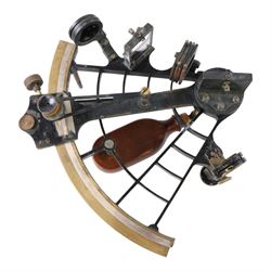 Mid 20th century sextant, brass and lacquered black, unmarked, in fitted wooden case