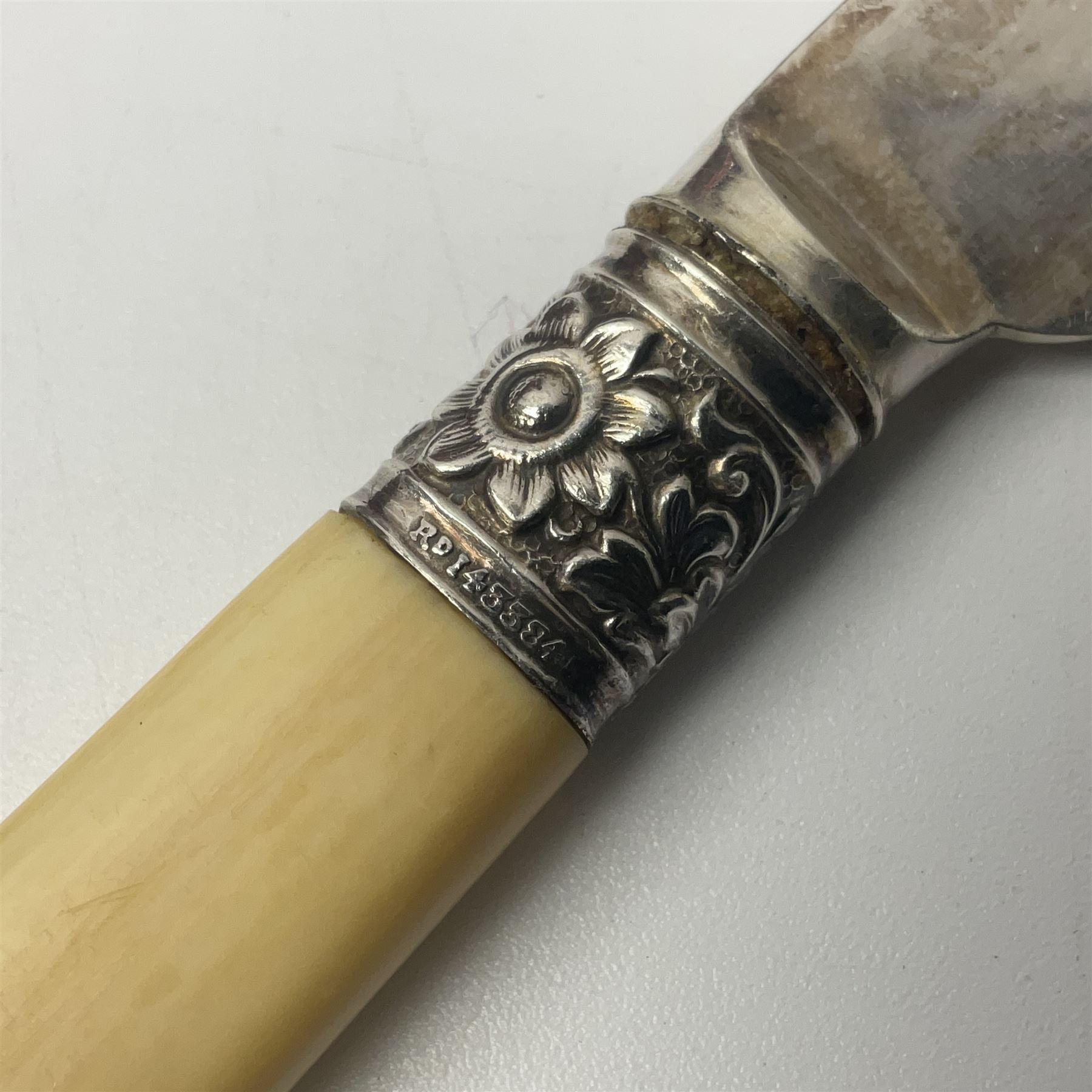 Canteen of cutlery by George Davis, Halifax, with silver ferrules 