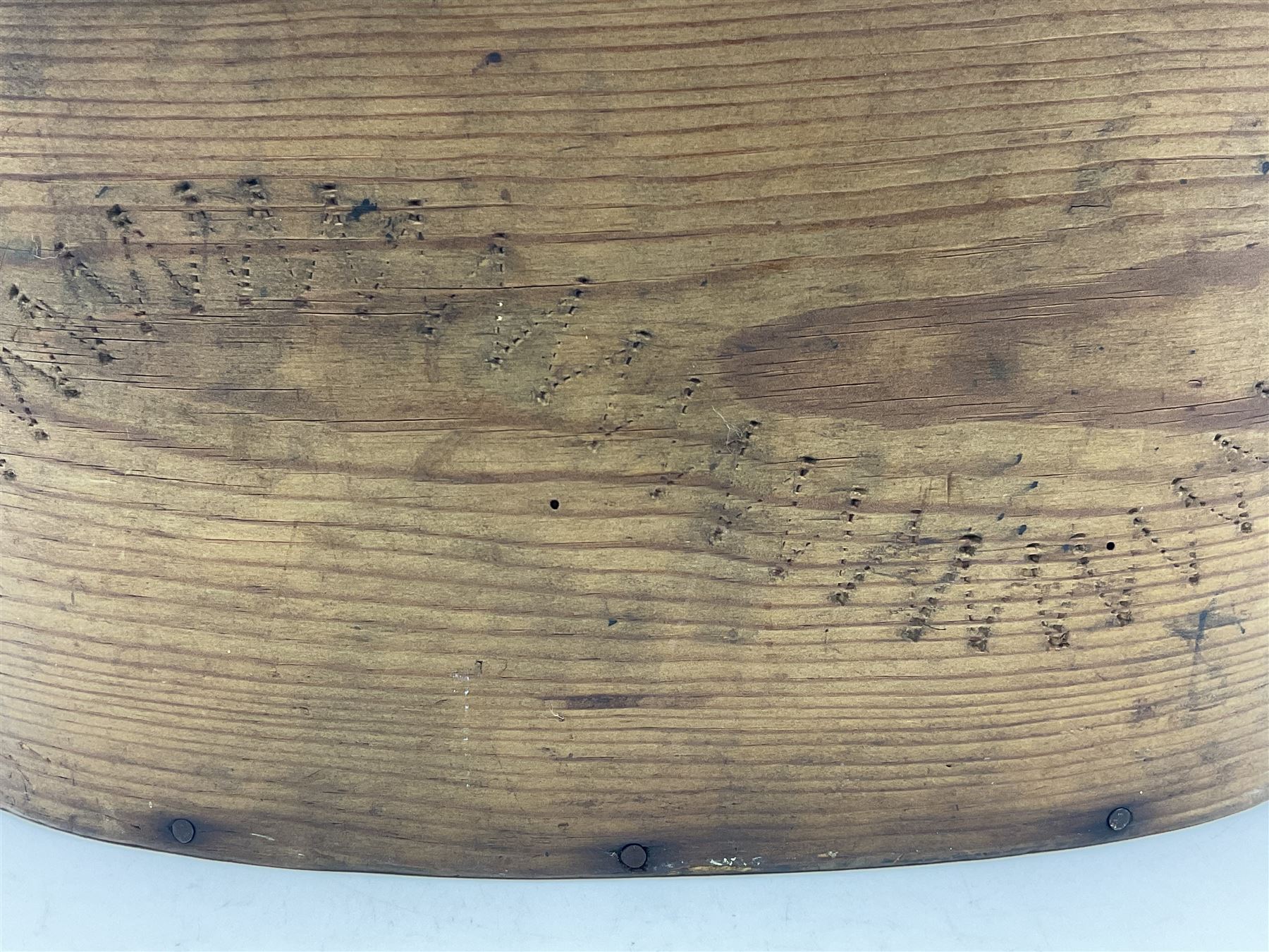 19th century Scandinavian Svepask / Tine box, the pine oval form body with notched posts and conforming lid decorated with Folk Art style pokerwork decoration and single carry handle, L38cm