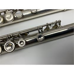 Boosey & Hawkes London Regent three-piece flute, serial no.345447; in B&H Bandhite hard carrying case; and Deg Music Company Inc. USA Claudel Model three-piece flute, serial no.491718, in hard carrying case (2)