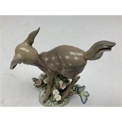 Two Lladro deer figures, comprising A Fawn and Friend no 5674 and Hi There no 5672, both with original boxes, largest example H14.5cm
