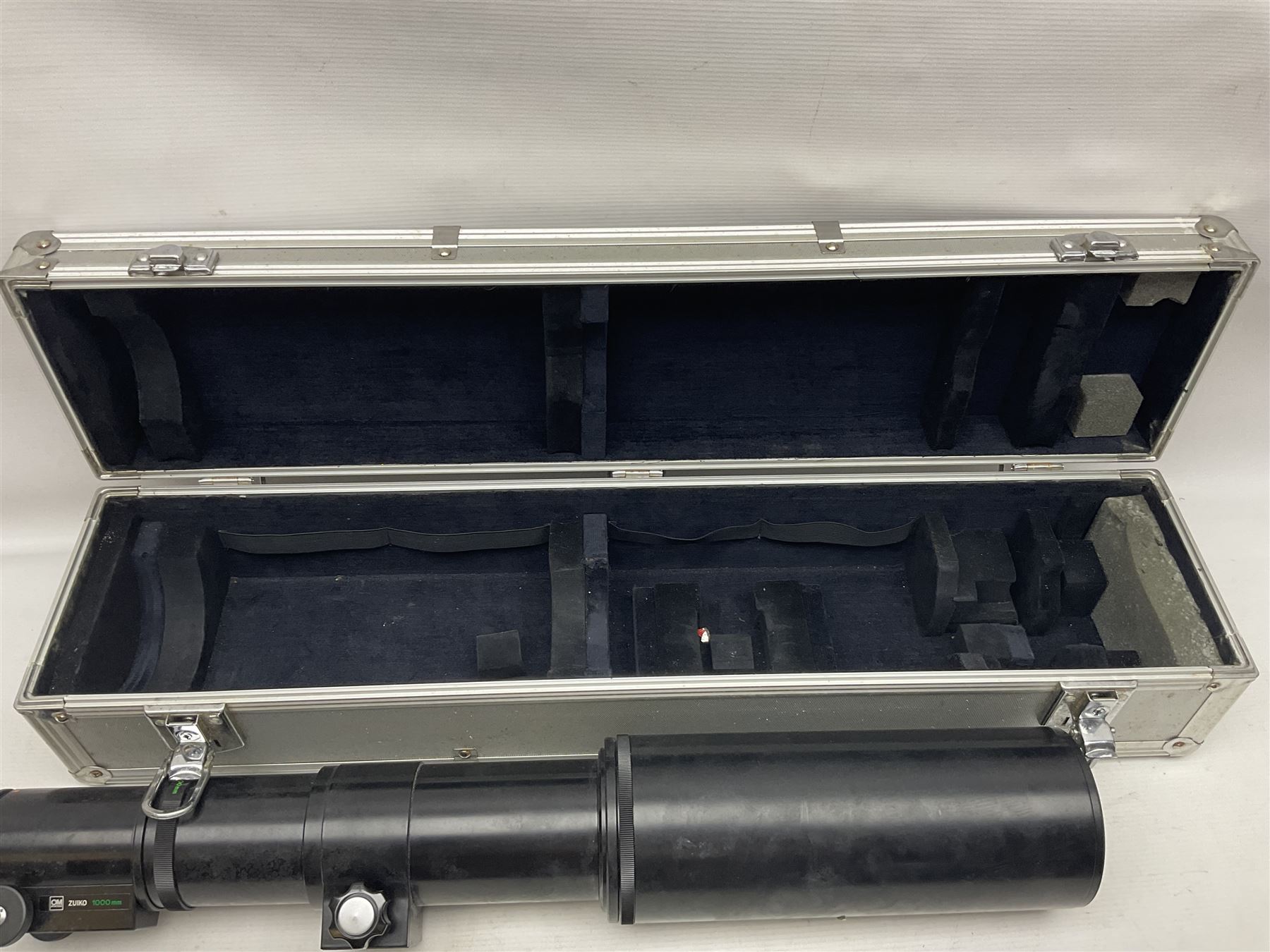 Olympus 'OM-System Zuiko MC Auto-T 1:11 f=1000mm' lens serial number 103010, in carry case