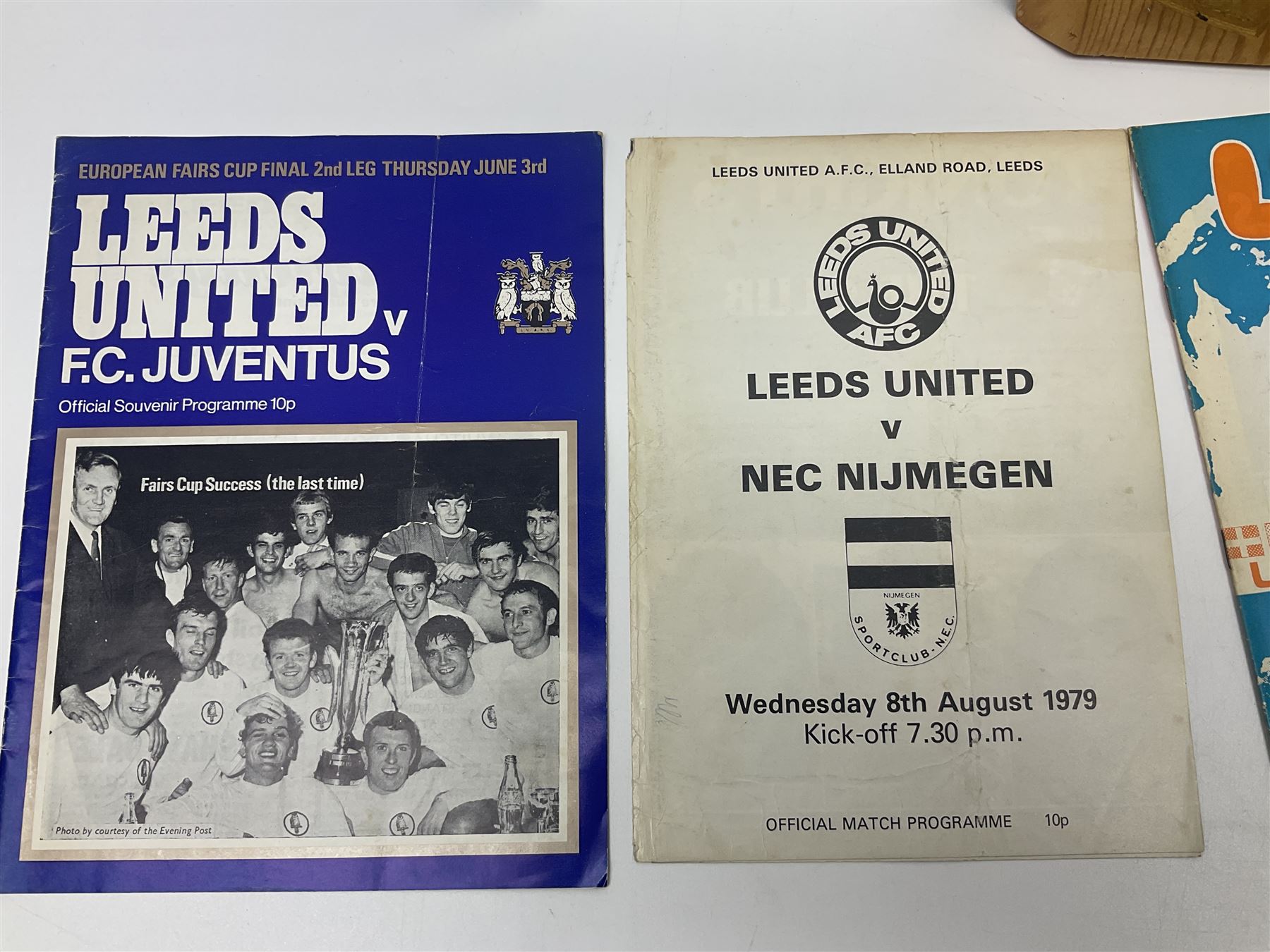 Leeds United football club - football association challenge cup competition final Saturday 11th April 1970 Chelsea vs Leeds United at Wembley programme, football association charity shield Saturday 10th August 1974 Leeds United vs Liverpool programme, various supporters pin badges, scarf for the league 1 playoff final Wembley stadium 25th May 2008, Danbury Mint 'Great Moments in the History of Leeds United' leather bound collectors edition, various used home game tickets etc