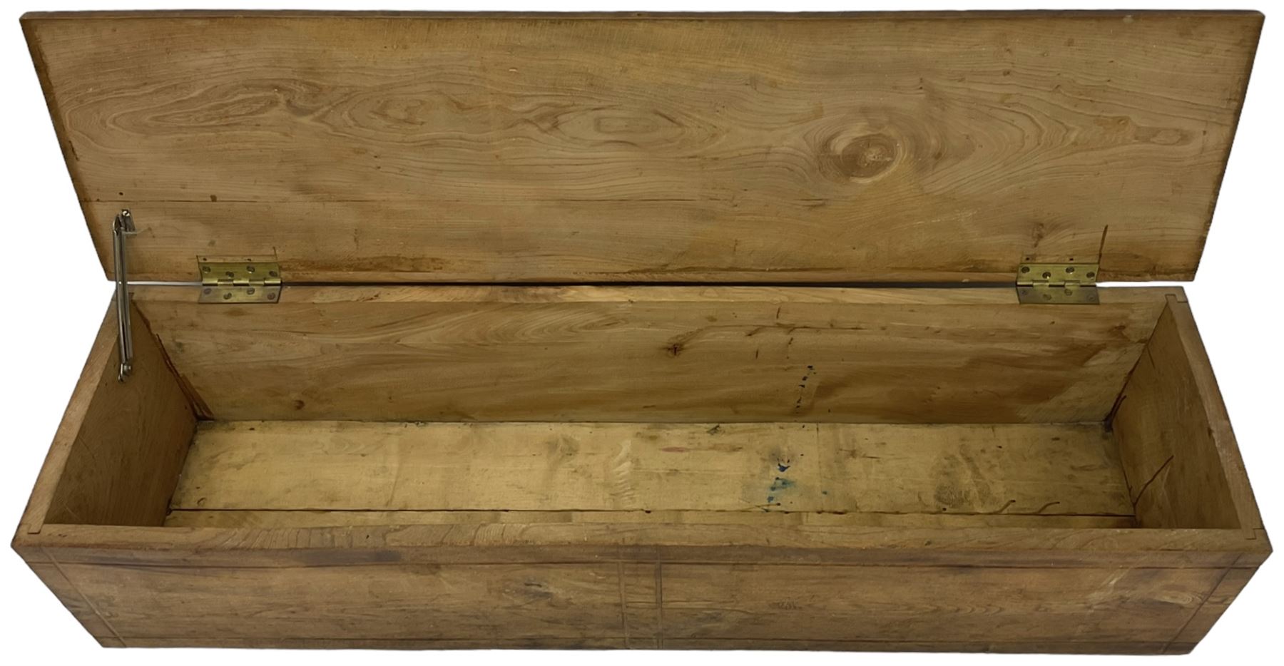 Late 20th century elm blanket box enclosed by hinged lid