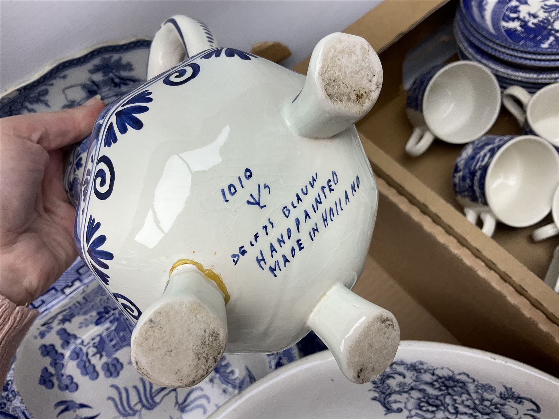 Large collection of blue and white ceramics, to include Spode Italian pattern with blue mark, Wood and Sons Yuan, pickle dish, Delft style etc, dinner plates, tea wares, bowls etc in six boxes