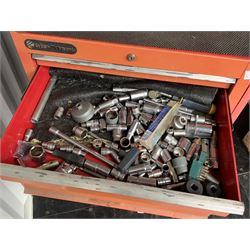 Sykes Pickavant tool chest with content  - THIS LOT IS TO BE COLLECTED BY APPOINTMENT FROM DUGGLEBY STORAGE, GREAT HILL, EASTFIELD, SCARBOROUGH, YO11 3TX