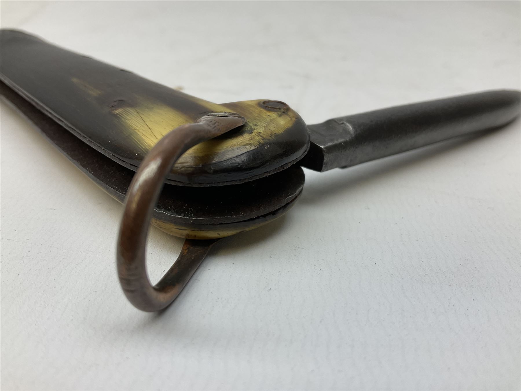 Early 20th century Royal Garrison Artillery Orkney army folding jack/clasp knife, the blade inscribed 'Orkney R.G.A.(T) and marked F. Newton Premier Sheffield, with blade and marlin spike and horn grips